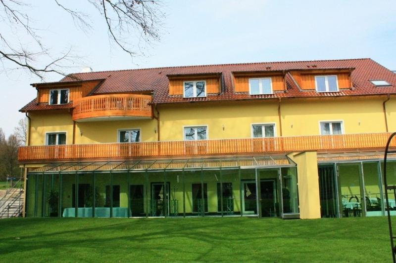 מלון בילפלד Bayerisches Landhaus מראה חיצוני תמונה